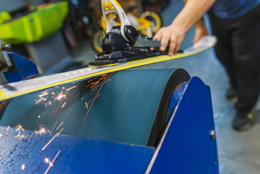 How to Wax Skiis and Snowboards at Home, Campus Recreation